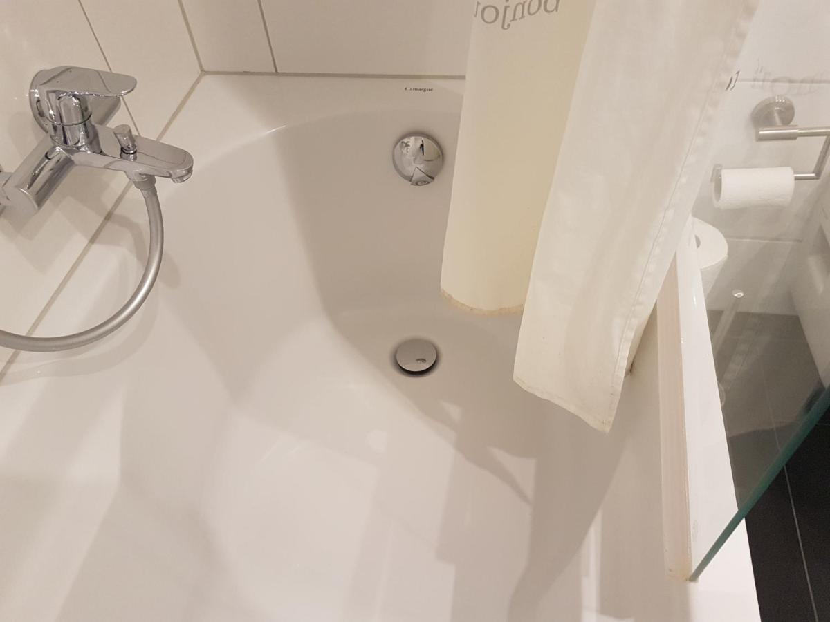 Zimmer Mit Eigenem Bad In Maerchenstadt! Heidelberg Bagian luar foto